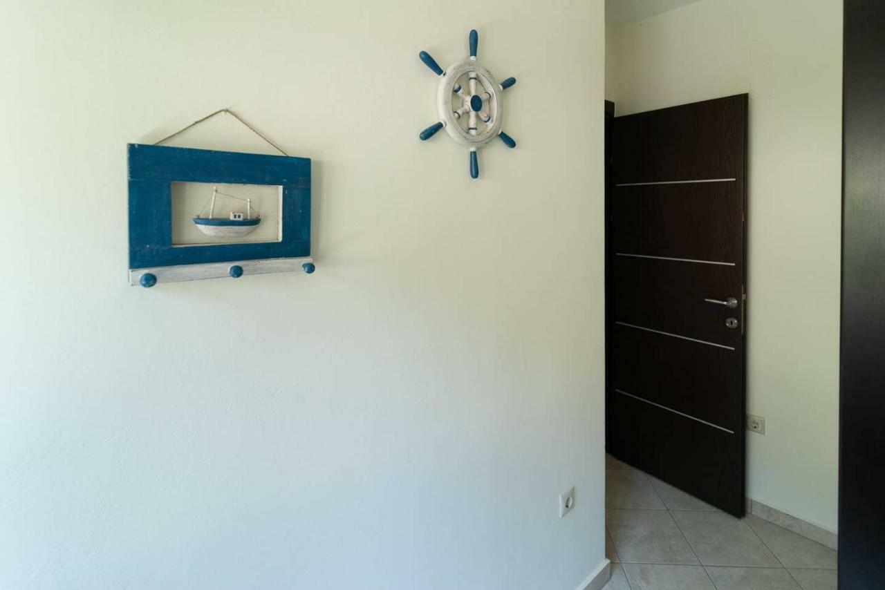 Seaview Flat Steps To The Beach Karavostasi  ภายนอก รูปภาพ